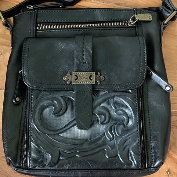 b.o.c Tooled Leather Crossbody Bag Purse - Picture 2 of 4